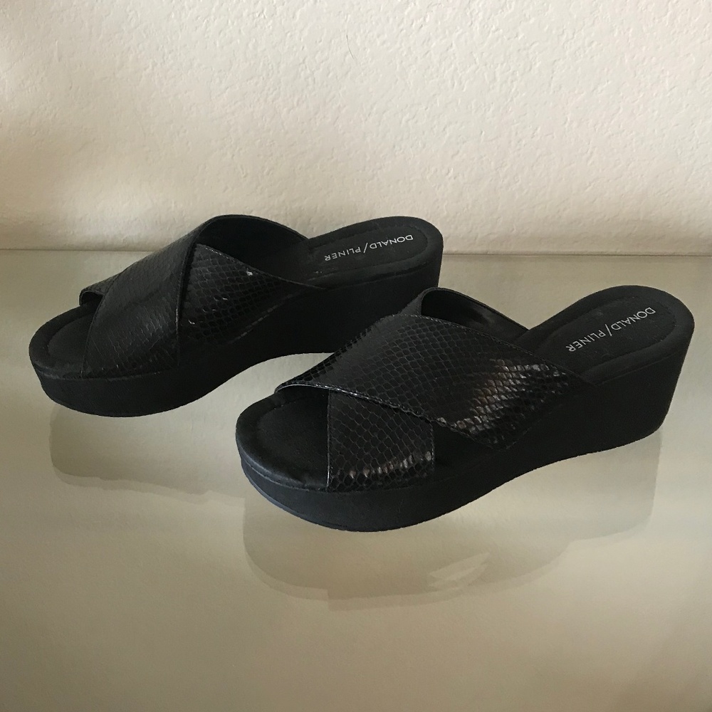 SOLD”NEW"DONALD PLINER SAVY SNAKE SKIN PLATFORM